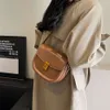 Koreaans high-end zadel klein dames 2023 nieuwe trendy crossbody met één schouder, populaire onderarmtas 75% directe verkoop in de fabriek