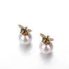 Fashion Retro Bee Personality Earrings Female Net Celebrity Back Hanging Letters Pearl Asymmetric Temperament Ladies 240125