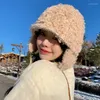 قبعات حماية الأذن الشتوية الشتوية النساء الحلو الكوري الرجعية أفخم في الهواء الطلق سميكة دافئة حزام لطيف الدانتيل قبعة السحب