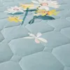 Saia de cama 3 pçs grosso acolchoado estilo princesa coreano colcha macia pele-amigável à prova de poeira antiderrapante colchão capa protetora