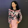 Stadiumkleding Ballroomdans Tops Fee Roze Bloemenprint Lange Mouwen Latin Oefenkleding Rumba Dansvoorstelling Kostuum DNV19346