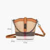 Bolsa feminina da moda, novo balde de cor contrastante de alta qualidade com camada superior de couro e linho de algodão bolsa crossbody de ombro único 8367 75% vendas diretas da fábrica