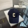 Berretto da baseball in velluto a coste del nuovo stilista Lettera C Cappello casual con lingua piatta per uomo e donna Cappello estivo retrò per ombrellone all'aperto BQ1307