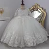 Robes de demoiselle d'honneur blanches élégantes, col transparent, robes de bal en tulle plissées à plusieurs niveaux pour petites filles pour mariage, robes de mariée en dentelle appliquée et perles NF114