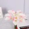 Dekorativa blommor simulering 12 huvud mjukt lim calla lily mini artificiell blommor specialskytte rekvisita