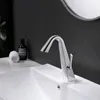 Robinets d'évier de salle de bains Robinet de mode Gunmetal / Chrome / Or brossé / Laiton noir Trou de poignée unique et robinet mitigeur d'eau froide