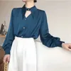 Frauenblusen HOUZHOU 2024 Frühling Satin Hemden Elegante Frauen Chic Umlegekragen Langarm Büro Damen Weibliche Alte Geld Stil