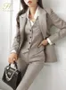 H Han Queen-Conjunto de 3 piezas de otoño e invierno coreano para mujer, chaqueta con contraste, chaleco y pantalones sencillos, traje informal de oficina para mujer 240202