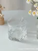 Tassen Mädchen im Instagram-Stil, Glasbecher und Wein im japanischen Stil mit Nischendesign.Kaffeemilch transparent High-End