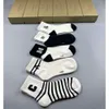 Designer Luxury burberrry Socks Fashion Mens And Womens Casual Cotton Breathable 5 Pairs Sock With Box 02104