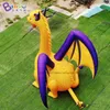 wholesale Les modèles gonflables de dragon volant de publicité d'événement extérieur de taille de 5M explosent le dragon de bande dessinée pour la décoration de partie avec des jouets de ventilateur