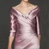 Enkel modern mantel lilac satin plunge v halsringning Moderklänningar knälängd mor till brudgummen klänningar tre kvart ärm