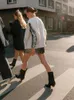女性のベストホワイトファーウォームノースリーブチョッキの女性女性ゆるいジッパーテディベストショートジャケット2024冬のファッションレディストリートウェアコート