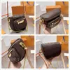 Designer Bum Bags Mini Bumbag Belt Fanny Pack Haast Bas Packs Chain Handtas Strandschouder Crossbody Wallet Wallet Women Messenger Letter Hobo portemonnees Pouch Sacoche