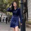 Sukienki swobodne 2024 Nieregularna mini sukienka w kształcie koszuli Kobiety eleganckie biuro dama ciemnoniebieska jesienna koreańska koreańska moda vintage