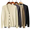 Cashmere Cotton Blend Men's Cardigan tröja 2023 Autumn Winter Vneck Single Breasted Business Castered Cardigans 240118