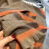 Luksusowa marka Winter Plaid Womens Cashmere Scalf ciepłe szale i owijanie grubej wełny paszmina samica kocowe szaliki 240127