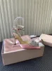 Sapatos de vestido Mach Triple Heart PVC Slingback Bomba Iridescente Cristal Amor Apontou Toe Strass High-Heeled Platform Heel