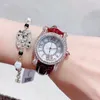 O novo relógio cheio de diamantes importado movimento de quartzo pulseira de couro cristal safira aaa