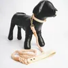 Pawstrip 1PC Leder Hundeschaufensterpuppe Stehende Position Hundemodelle PetShop Display Für Kleidung Bekleidung Halsband Haustier Hundespielzeug 240118