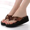 Pantofole Infradito estive da donna 2024 Sandali femminili da spiaggia con paillettes Scarpe con tacco alto da donna per zeppa con plateau