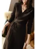 Casual Kleider 2024 Herbst Frauen V-ausschnitt Wrap Up Kleid Weibliche Kleidung Koreanische Version Lose Elegante Gestrickte Rock