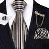 ファッションデザイナーのゴールドストライプの男性タイブローチシルクハンカチセットグルームギフトビジネスバリー
