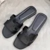 مصممة نساء Slipper Sandals Slippers Winter Sandals Flatals Flaty Shoes Slippers 35-42