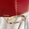 2024 Luxury Classic Thick Gold Armband Designer Armband med Diamond Women's Top Notch V-format guld 18K Silverarmband Öppet Bröllopsmycken Boxq1