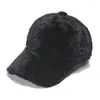 Bollmössor 2024 Fashion Faux Raccoon Hair Baseball Cap Winter Päls varma hattar Kvinnors visir Beanies Hatt