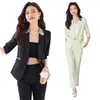 Pantalon de deux pièces pour femmes Costumes beiges Femmes Summer Tempérament Style Professionnel Casual Slim Blazer et ensembles Bureau Dames Vêtements de travail