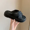 Tofflor plataform platt sula tjej basketskor flip flops sandaler kvinna sneakers sport andra hand