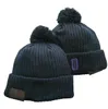 Säker manschetterad stickad hatt med Pom Winter Hats Football Beanies Sport 32 lag Match Order Navy Striped Cuff Sticked Pom