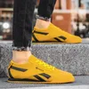 Designer giallo retrò maschile Sports Scarpe in tela traspirabile uomini Sneakers Casual Dalking Flats Allenatori 240129