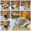 Designer di lusso burberyity Sneaker classica casual con piattaforma bassa Scarpe stampate a righe vintage Scarpe da donna per esterni