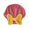 Cheveux super absorbants de serviette pour la microfibre sèche rapide humide avec le turban d'arc bouclé