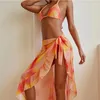 Maillots de bain pour femmes FS Femmes String Micro Bikinis Set Imprimer Longue Overskirt Cover-Ups Maillots De Bain Trois Pièces Maillots De Bain Halter Lace Up