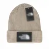 Nowy design czapki czapki zima designer czapka czapka czapka mans/damska litera UG Bonnet Design Dzianin Hats Fall Woolen Jacquard unisex prezent L4