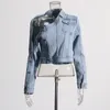 Kvinnans jackor 2024 Spring Spicy Girl Street Fashion Ins Off the Shoulder Oregelbundet Cutting Personaled Button Short Denim Coat