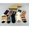 Designer Luxury Burberrry Socks Fashion Mens and Womens Casual Cotton Breattable 5 Par Sock med Box 02108