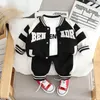 Set di abbigliamento 1-5 anni Set per bambini Baby Boys Suit Primavera Autunno Moda Lettera Stampa Bambino 3 pezzi Giacca T-shirt Pantaloni Abiti casual