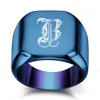 Bagues de cluster KOTIK Big Square Blue Initiales en acier inoxydable pour hommes Punk Vintage Wedding Party 26 Lettre Bague Mâle Bijoux Cadeaux