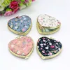 TSHOU491 Mini Makeup Compact Pocket Floral Mirror Portable Two-Side Folding Make Up Mirror Women Vintage Cosmetic Mirrors For 240123