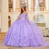 2024 Lavendel lila quinceanera klänningar från axel spetsar applikationer 3d blommor blommor kristallpärlor fjäril bollklänning gästklänning kväll prom klänningar med udde