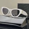 2024 óculos de sol para mulheres e homens designer y mesmo estilo clássico olho de gato estreito quadro borboleta óculos com caixa