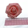 Les fleurs décoratives font l'expérience de la simulation fascinante d'une rose en PE avec des LED artificielles.