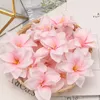 100pcs7cm Biała lilia sztuczna jedwabna głowice kwiatowe