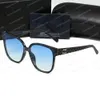 2024 Designer pour femmes et hommes Modèle de mode Spécial UV 400 Lettre de protection Big Leg Double Beam Cadre Marques extérieures Design Alliage Diamant Lunettes de soleil