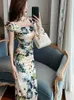 Parti Elbiseleri 2024 Fransız Tatlı Romantik Elbise Kadınlar Seksi Baskı Çiçekleri Bodycon Klavelsiz Kırpar Kalça Midi Robe Lady Prom Vestido