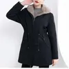 Trench da donna Parka 2024 Cappotto di pelliccia invernale Donna Fodera in lana di media lunghezza con cappuccio Giacca antivento nera calda 4XL